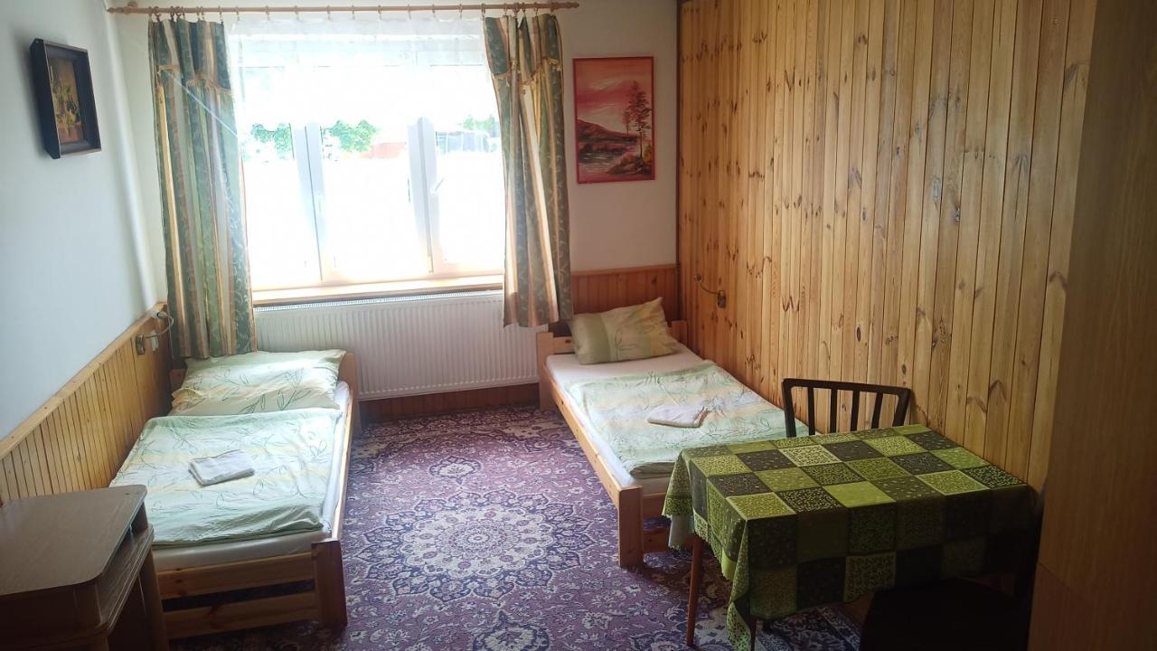 Hostinec Na Návsi Javorník Exterior foto